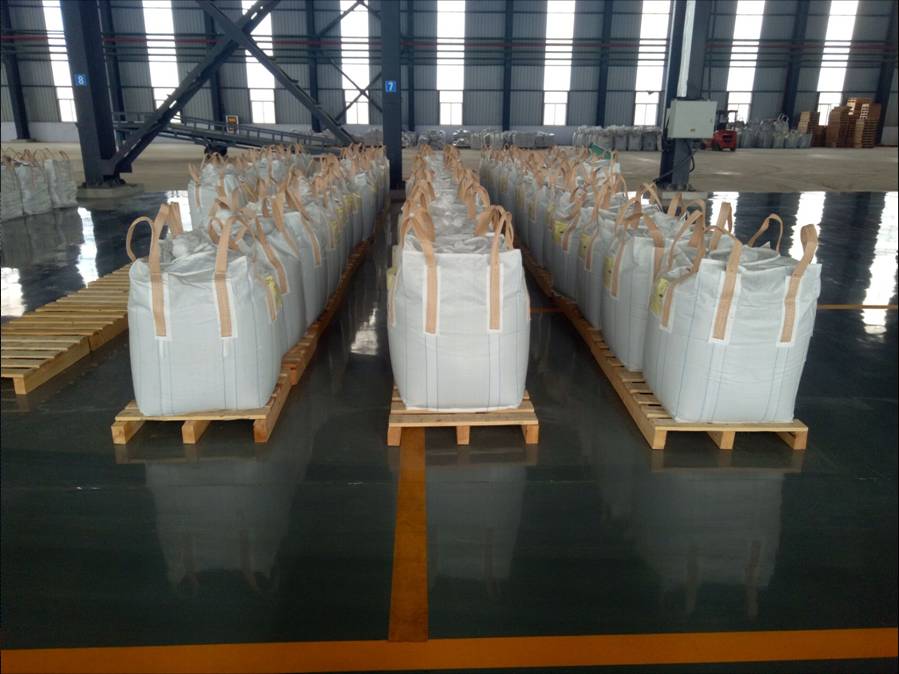 Iron powder for industrial applications